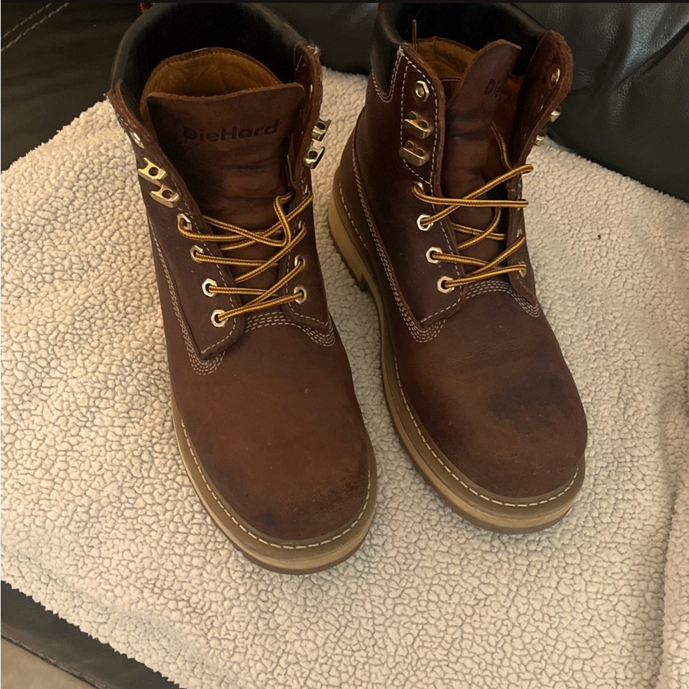 Men’s Diehard, leather, steel toe boots size 9.5